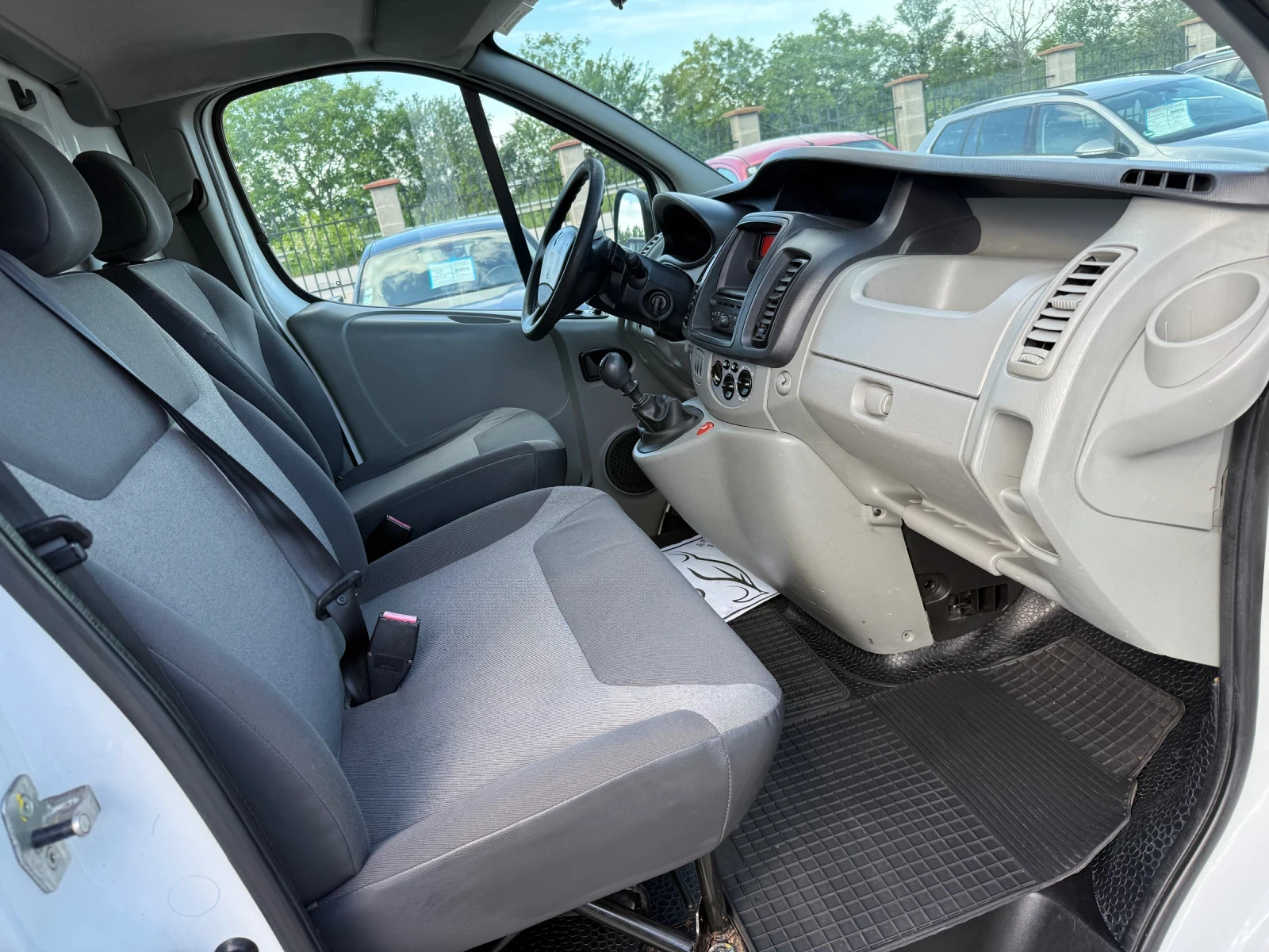 Renault Trafic 2.0 D 114 к.с. ДЪЛГА БАЗА ЕВРО 5, снимка 13 - Бусове и автобуси - 54542129