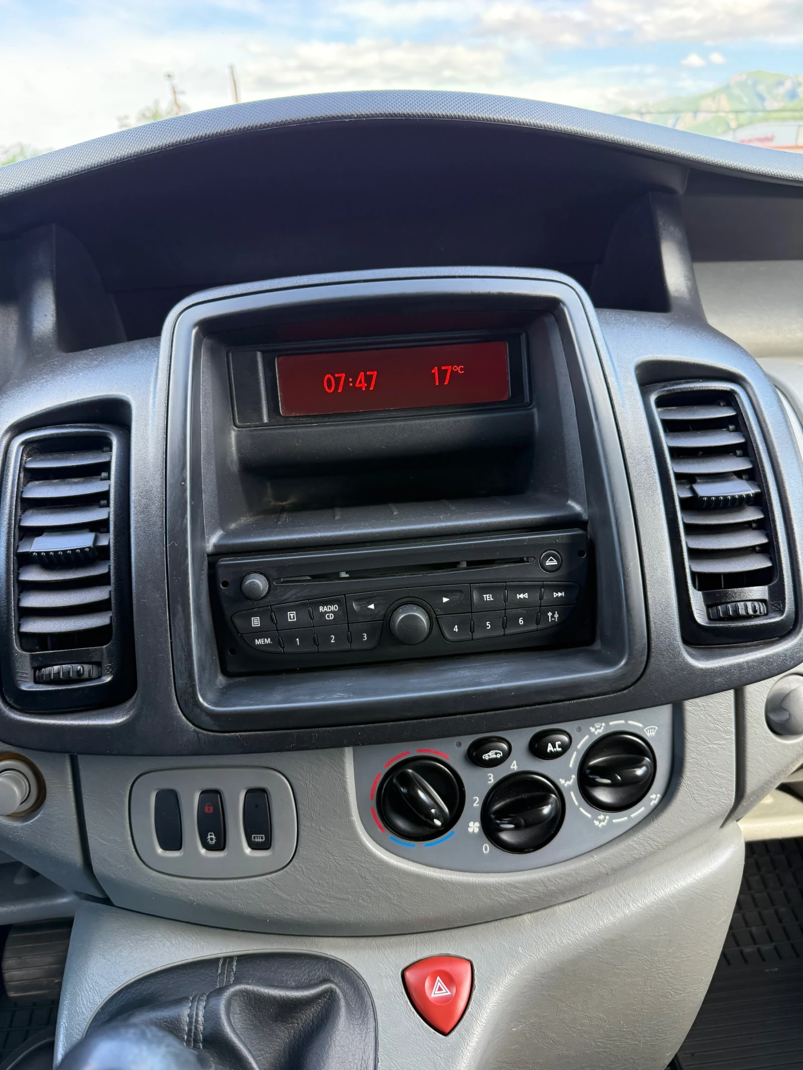 Renault Trafic 2.0 D 114 к.с. ДЪЛГА БАЗА ЕВРО 5, снимка 14 - Бусове и автобуси - 54542129