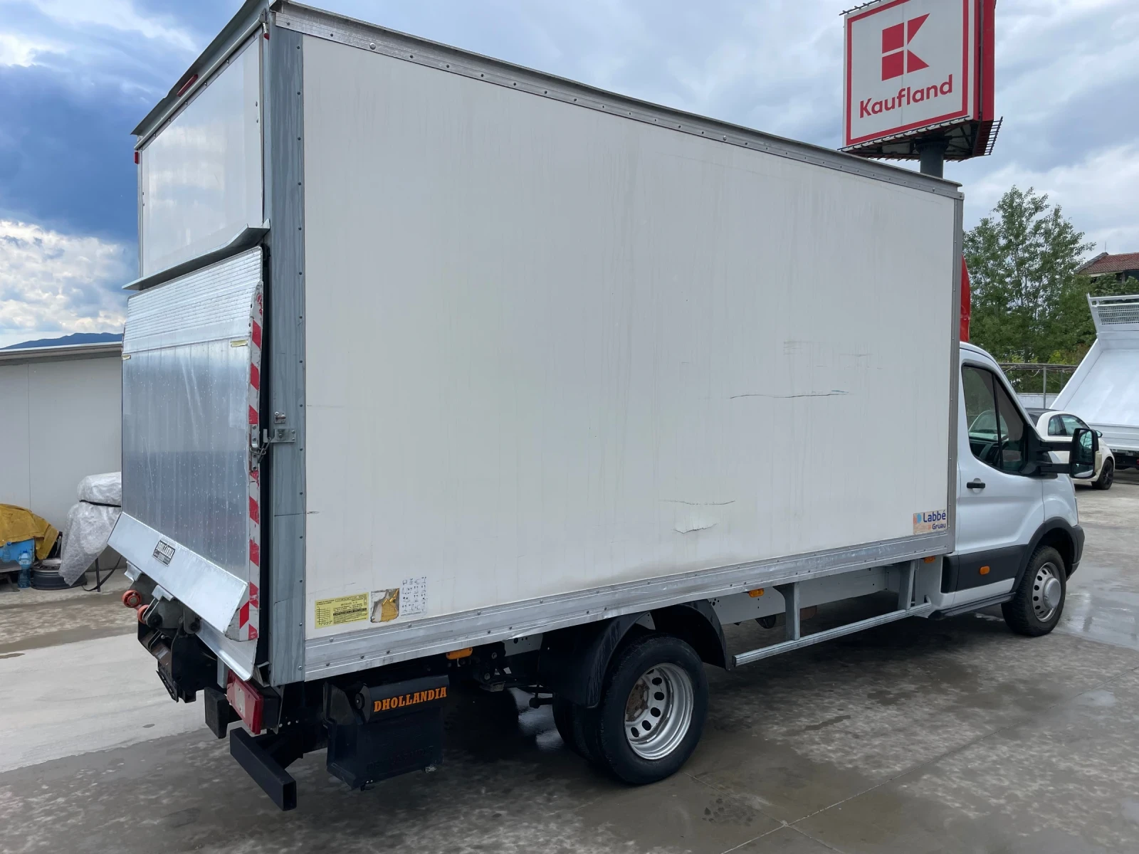 Ford Transit 2.2 CDTi // КЛИМАТИК//ПАДАЩ БОРД//3.5т, снимка 4 - Бусове и автобуси - 54564474