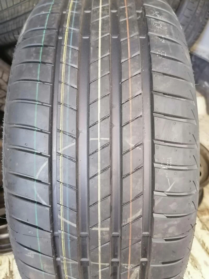 Гуми Летни 225/45R18, снимка 1 - Гуми и джанти - 29600571