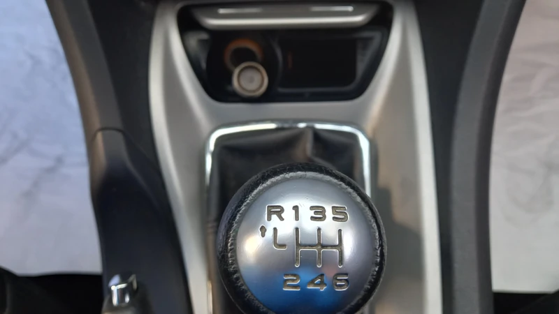 Citroen C5 ИЗКЛЮЧИТЕЛНО СЕРВИЗ КНИЖК УНИКАТ ОБСЛУЖЕН КАТО НОВ, снимка 13 - Автомобили и джипове - 32772749