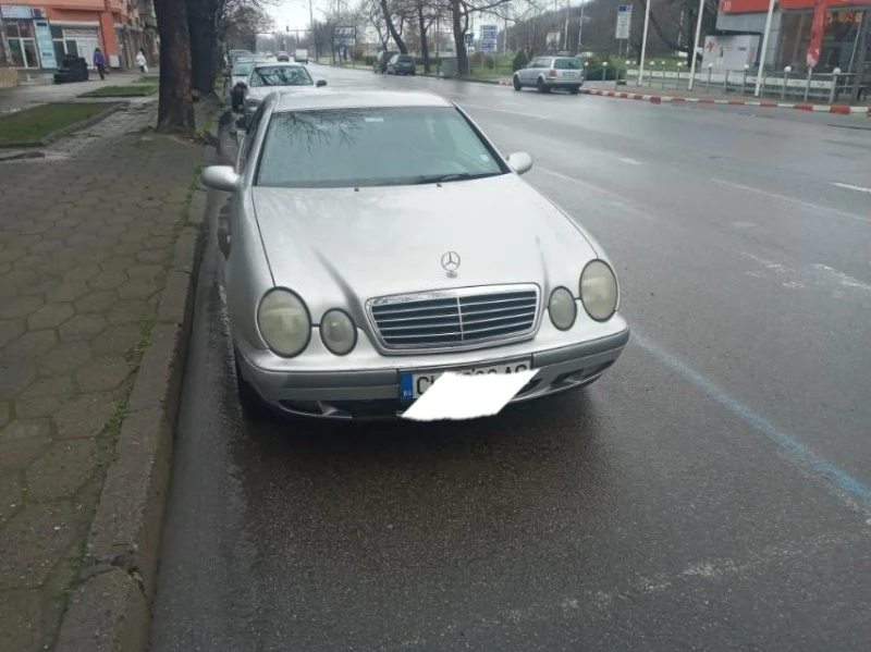 Mercedes-Benz CLK Mercedes CLK200, снимка 1 - Автомобили и джипове - 48511643