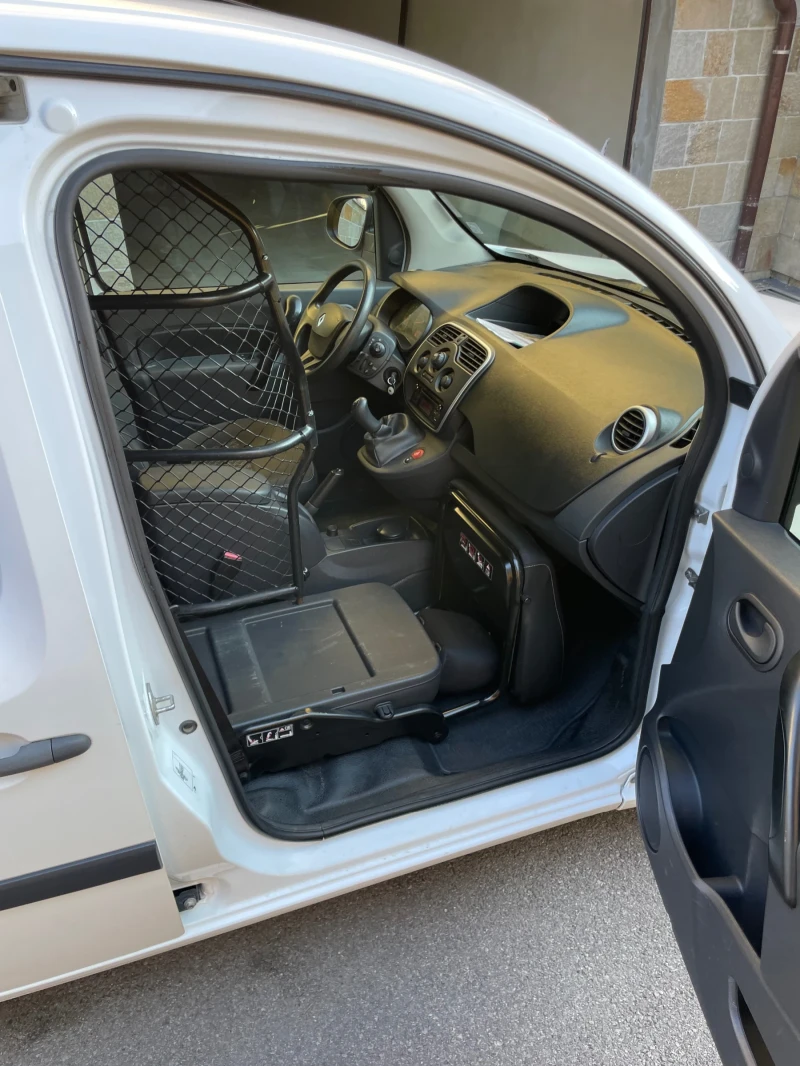 Renault Kangoo 1.5, снимка 9 - Автомобили и джипове - 47529401