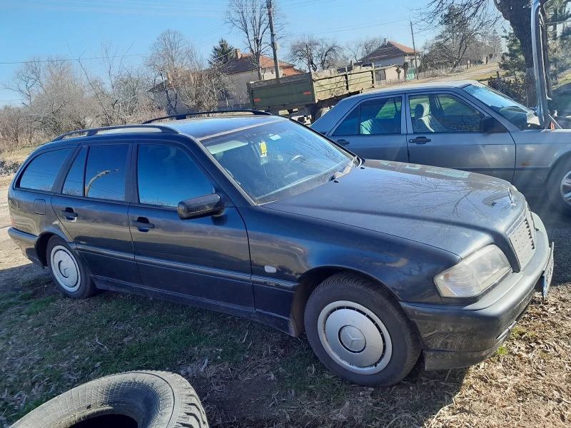 Mercedes-Benz C 220, снимка 5 - Автомобили и джипове - 47418590