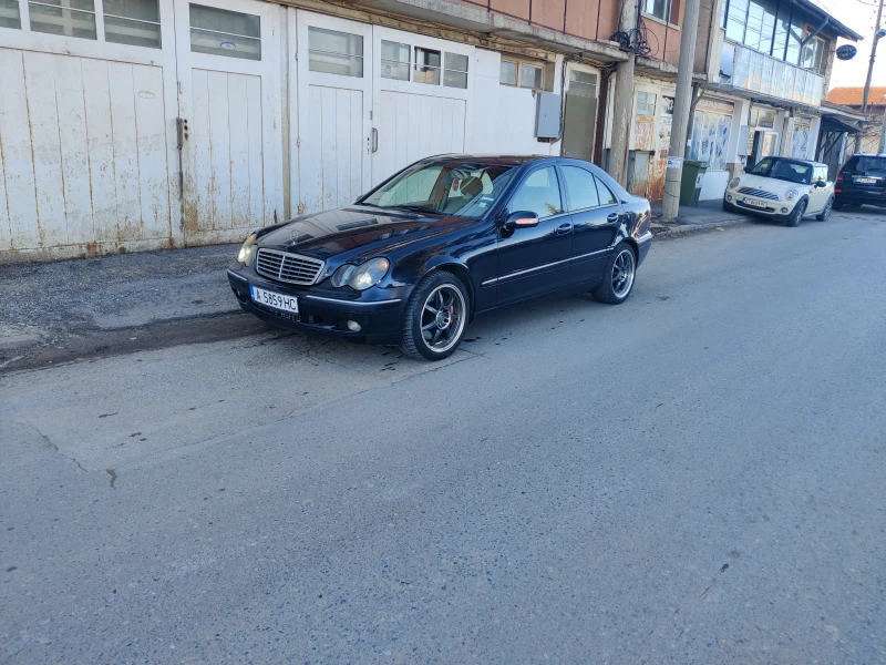 Mercedes-Benz C 220, снимка 13 - Автомобили и джипове - 49365316