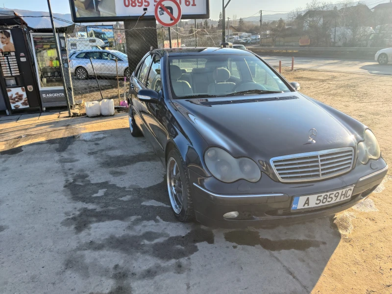 Mercedes-Benz C 220, снимка 3 - Автомобили и джипове - 49365316