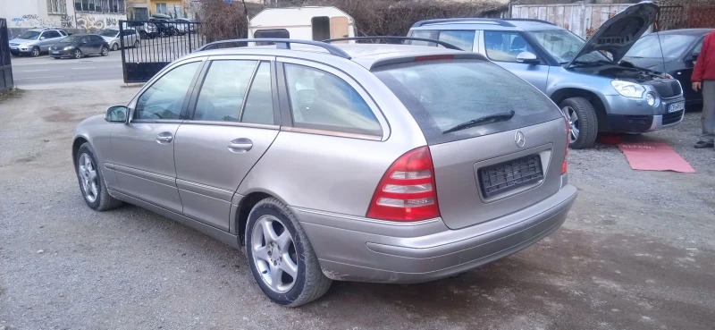 Mercedes-Benz C 220 2.2 д елеганс, снимка 5 - Автомобили и джипове - 49458145