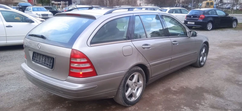 Mercedes-Benz C 220 2.2 д елеганс, снимка 3 - Автомобили и джипове - 49458145