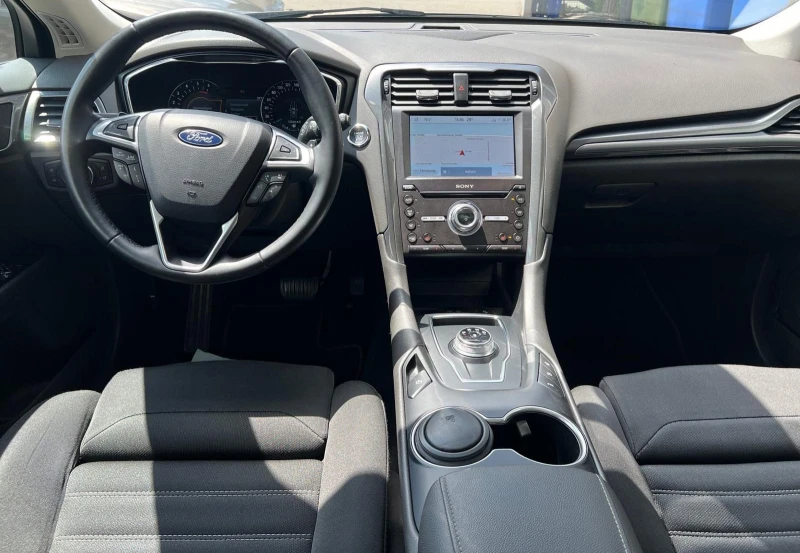 Ford Mondeo 2.0/TITANIUM/150HP/PANO/AMBI/KLESS/CRPLAY/LED/214f, снимка 11 - Автомобили и джипове - 50727367