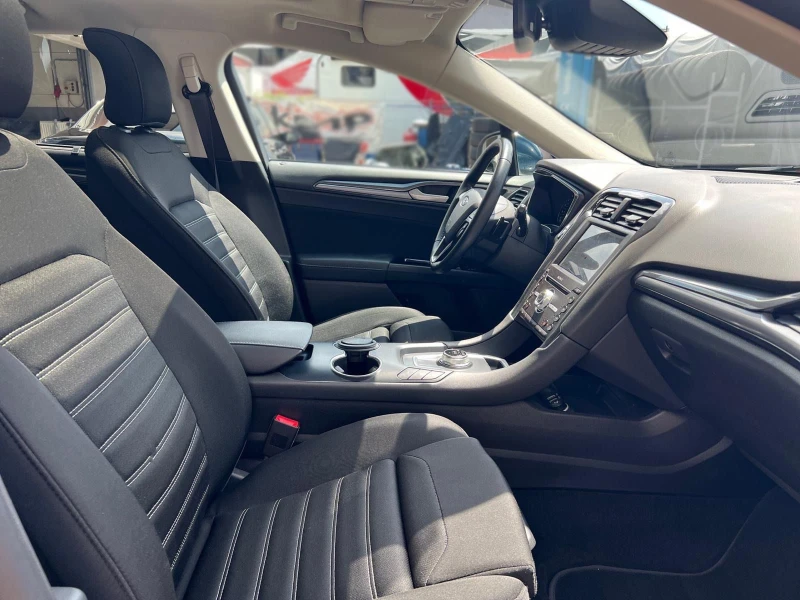 Ford Mondeo 2.0/TITANIUM/150HP/PANO/AMBI/KLESS/CRPLAY/LED/214f, снимка 10 - Автомобили и джипове - 50727367