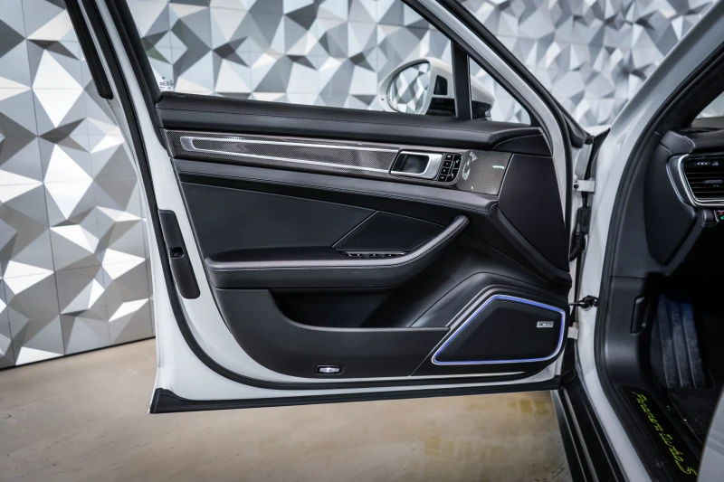 Porsche Panamera Turbo S E-Hybrid, снимка 7 - Автомобили и джипове - 52307886