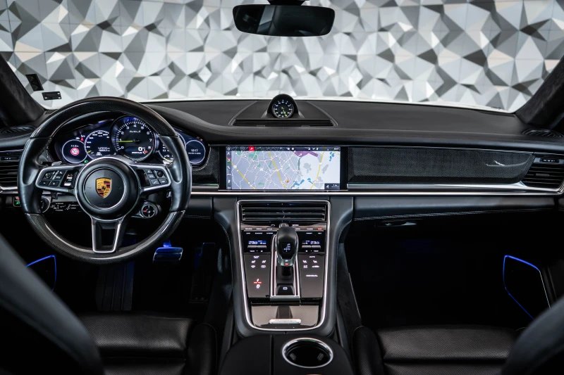 Porsche Panamera Turbo S E-Hybrid, снимка 11 - Автомобили и джипове - 52307886