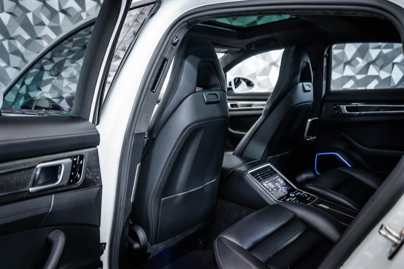 Porsche Panamera Turbo S E-Hybrid, снимка 14 - Автомобили и джипове - 52307886