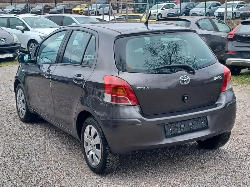 Toyota Yaris 1.0, снимка 3 - Автомобили и джипове - 52755621