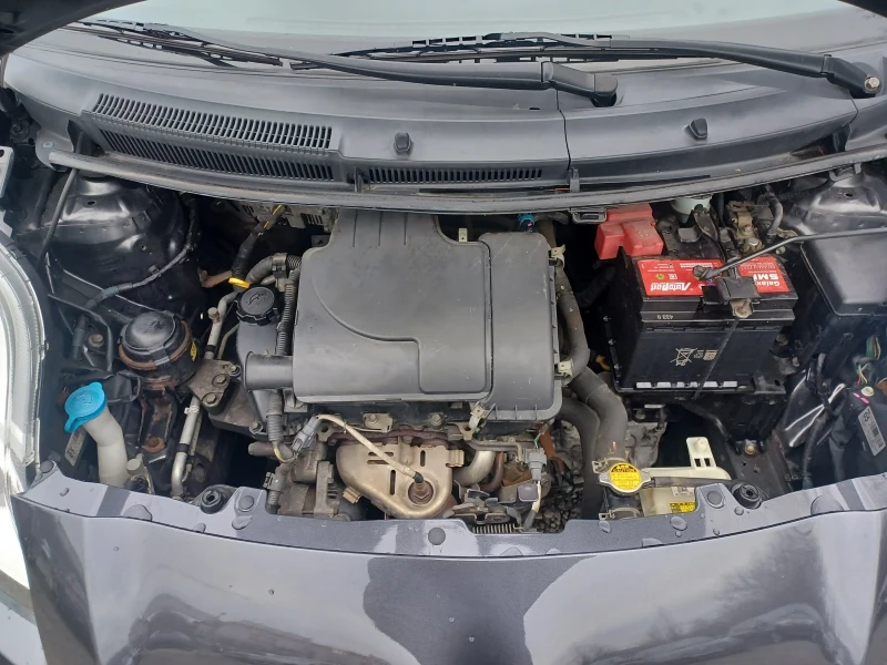 Toyota Yaris 1.0, снимка 12 - Автомобили и джипове - 52755621