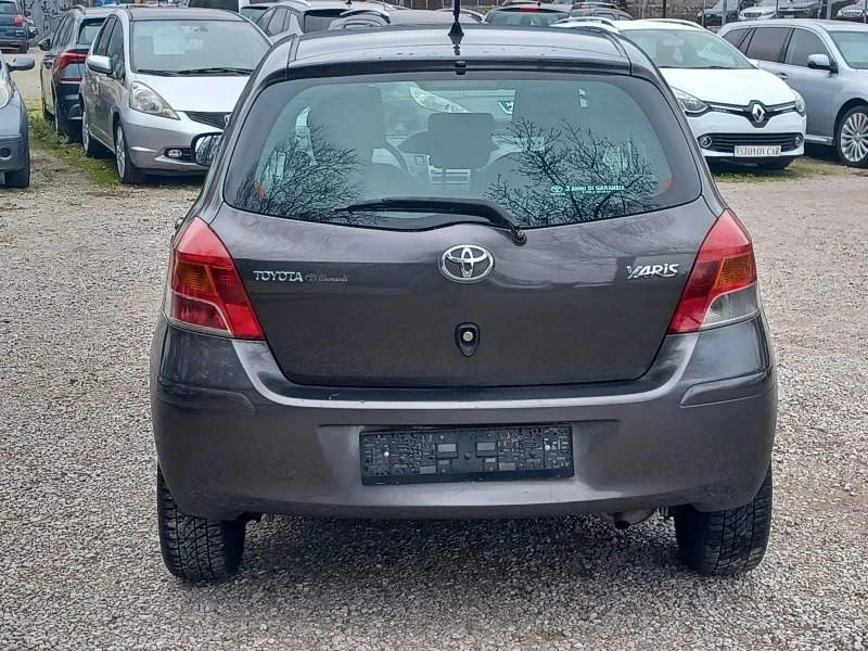 Toyota Yaris 1.0, снимка 4 - Автомобили и джипове - 52755621