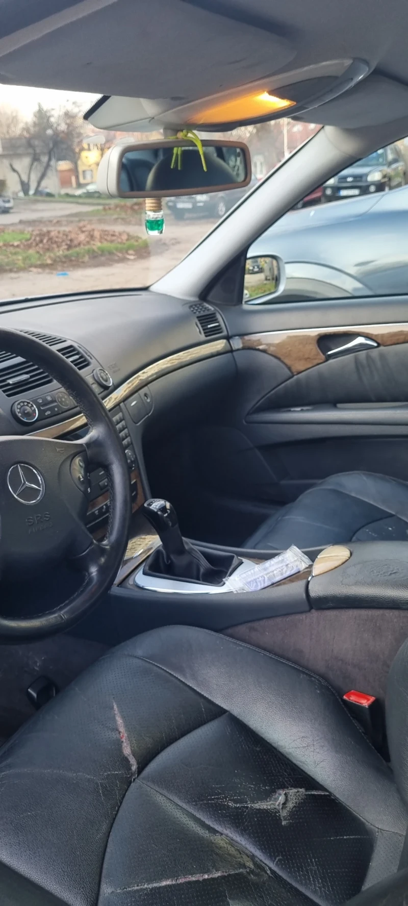 Mercedes-Benz E 270 Elegance, снимка 7 - Автомобили и джипове - 52773782