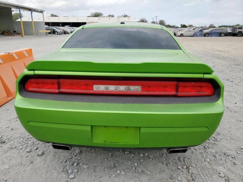 Dodge Challenger 5.7 R/T, снимка 3 - Автомобили и джипове - 52828511