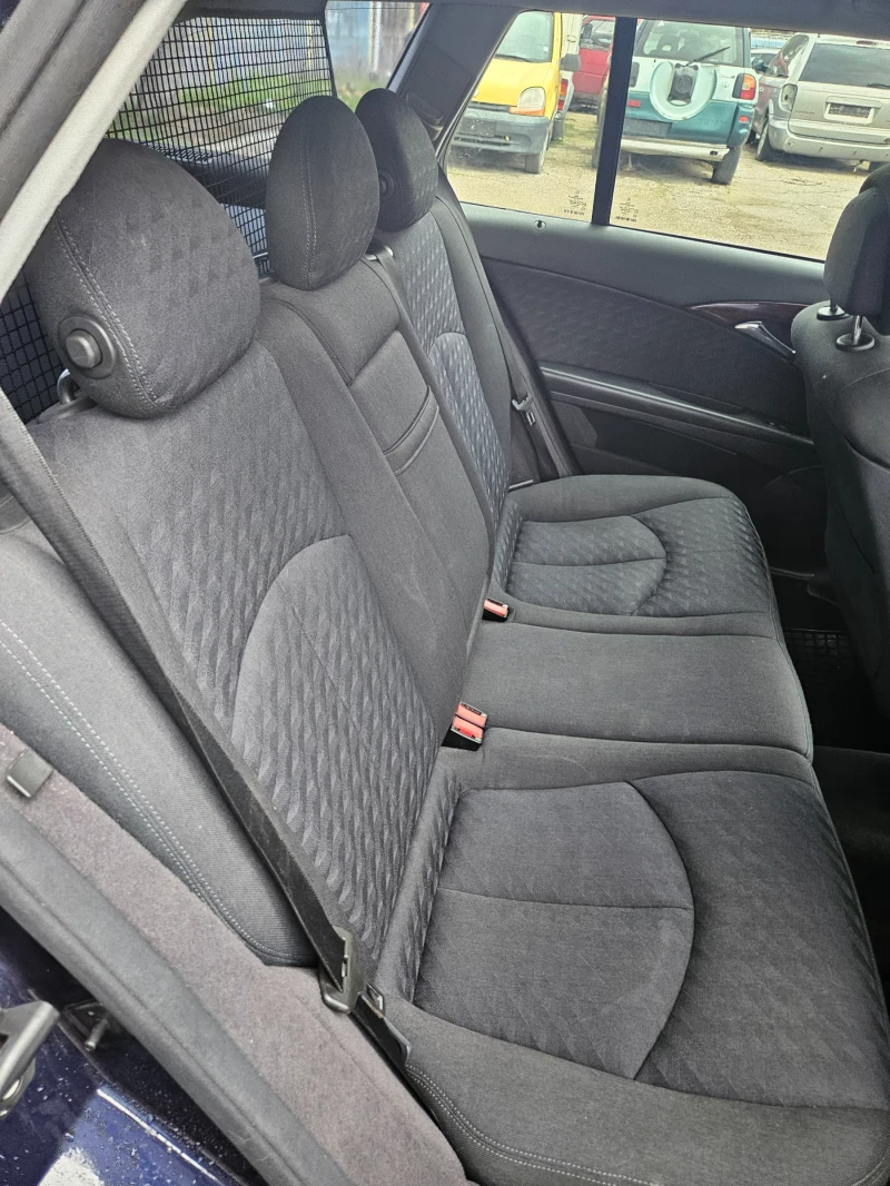 Mercedes-Benz E 220, снимка 7 - Автомобили и джипове - 53013542