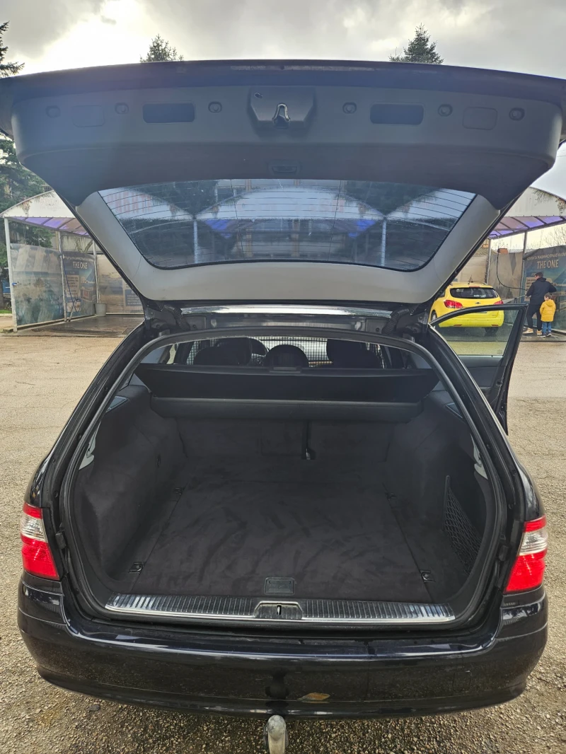 Mercedes-Benz E 220, снимка 5 - Автомобили и джипове - 53013542
