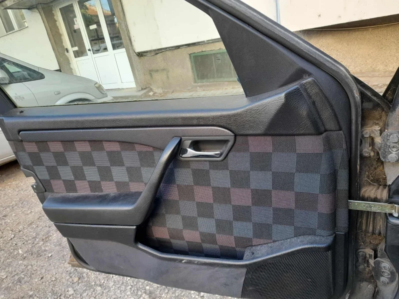 Mercedes-Benz 220, снимка 13 - Автомобили и джипове - 53182040