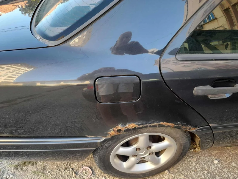 Mercedes-Benz 220, снимка 14 - Автомобили и джипове - 53182040