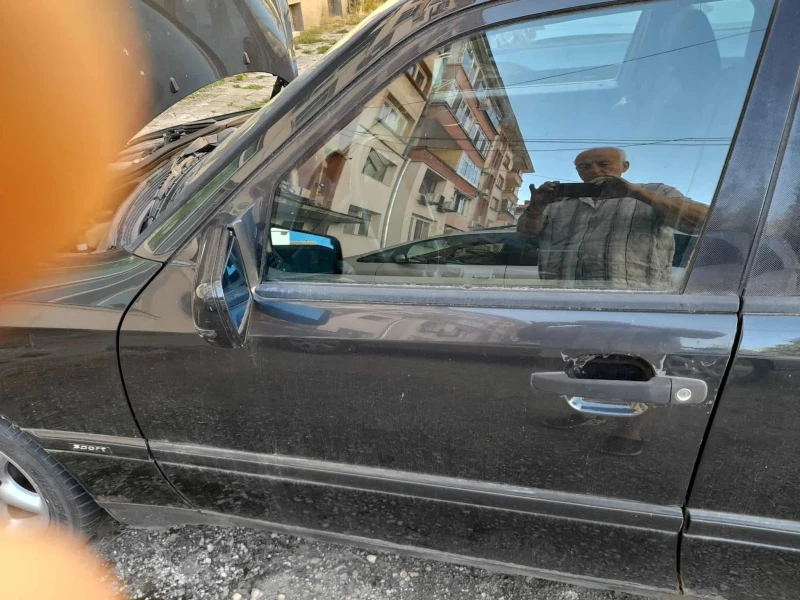 Mercedes-Benz 220, снимка 9 - Автомобили и джипове - 53182040