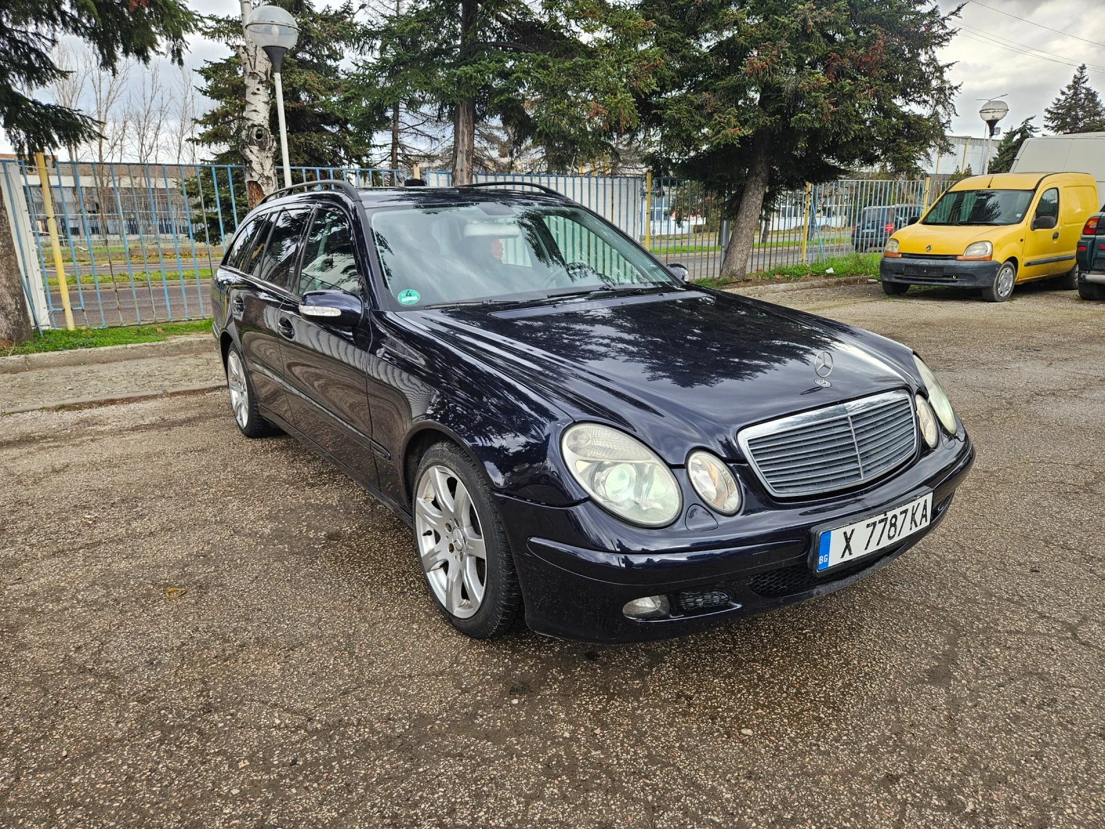 Mercedes-Benz E 220, снимка 1