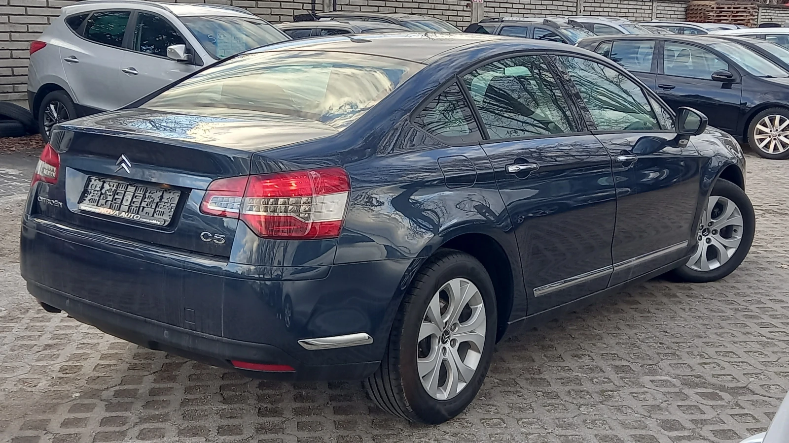 Citroen C5 ИЗКЛЮЧИТЕЛНО СЕРВИЗ КНИЖК УНИКАТ ОБСЛУЖЕН КАТО НОВ - изображение 4