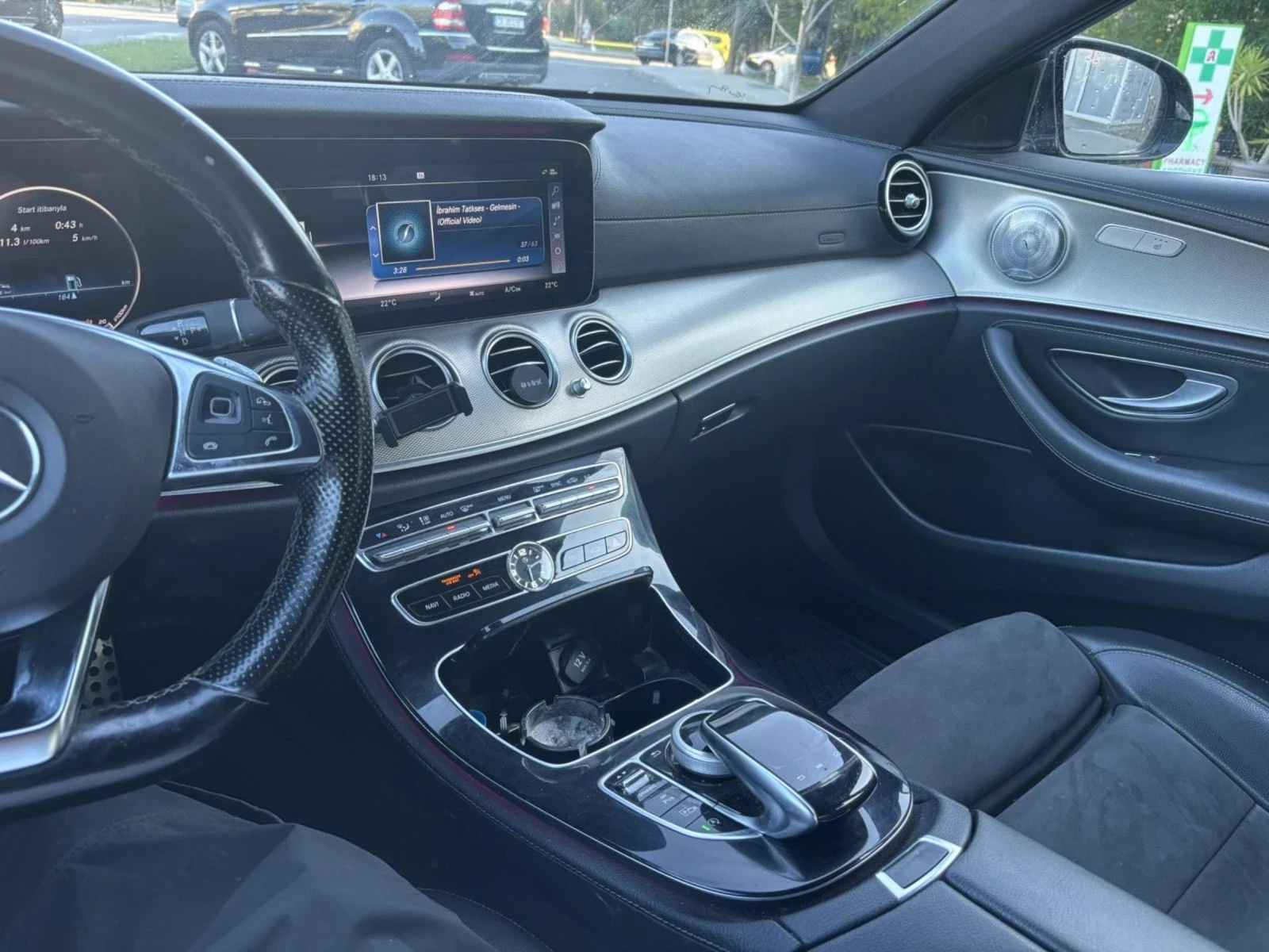 Mercedes-Benz E 200  - изображение 2