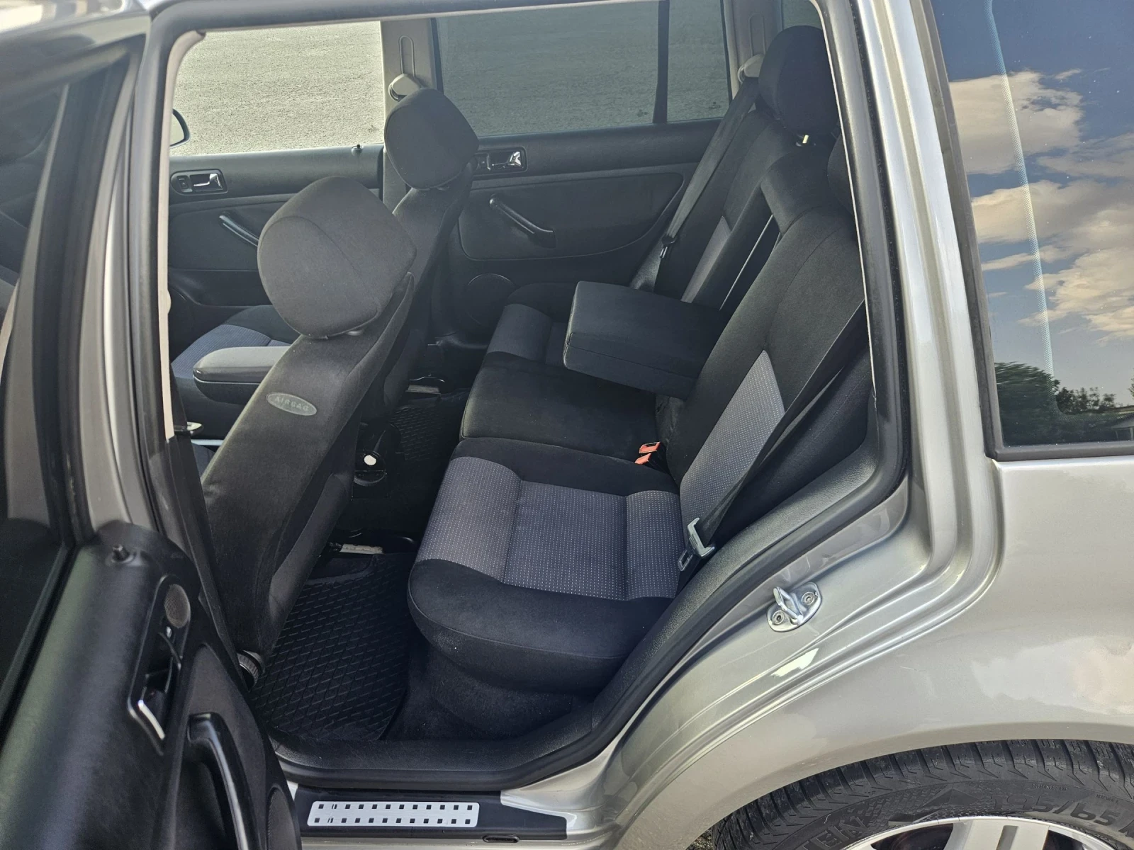 VW Golf 1.9tdi 101ps navi special - изображение 7