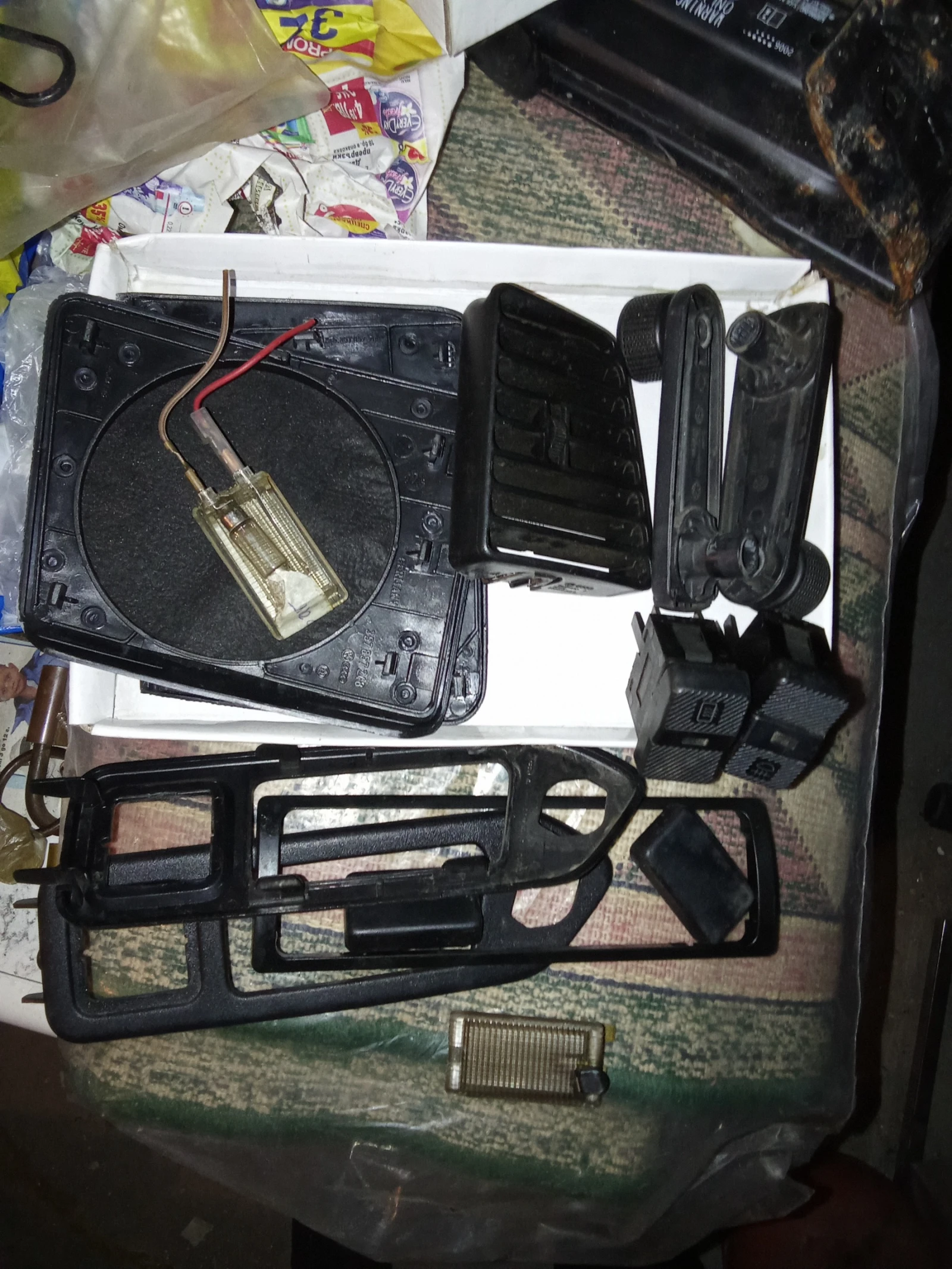 VW Passat, снимка 17 - Автомобили и джипове - 53865923