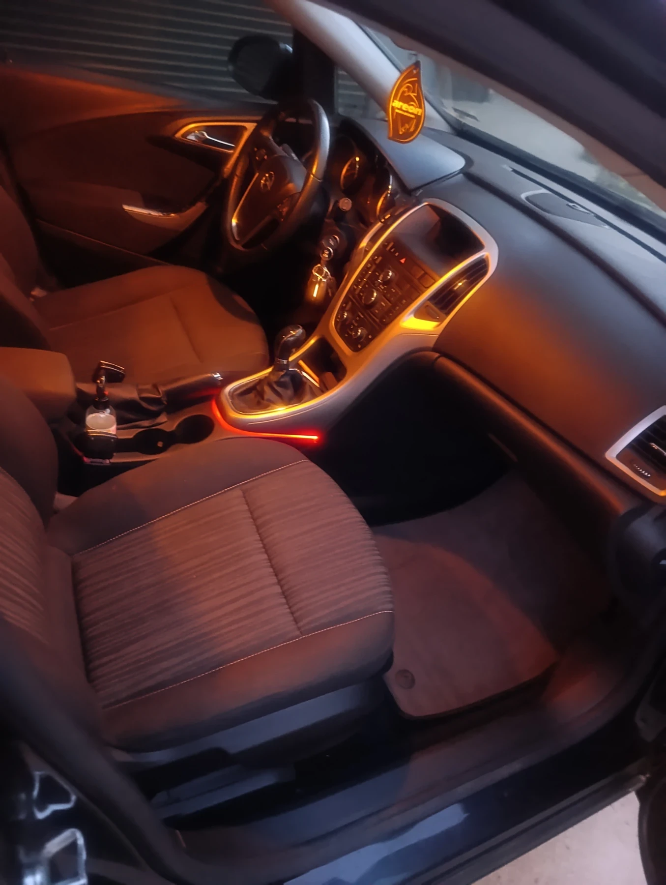 Opel Astra 1.4 turbo/gas, снимка 12 - Автомобили и джипове - 53772376