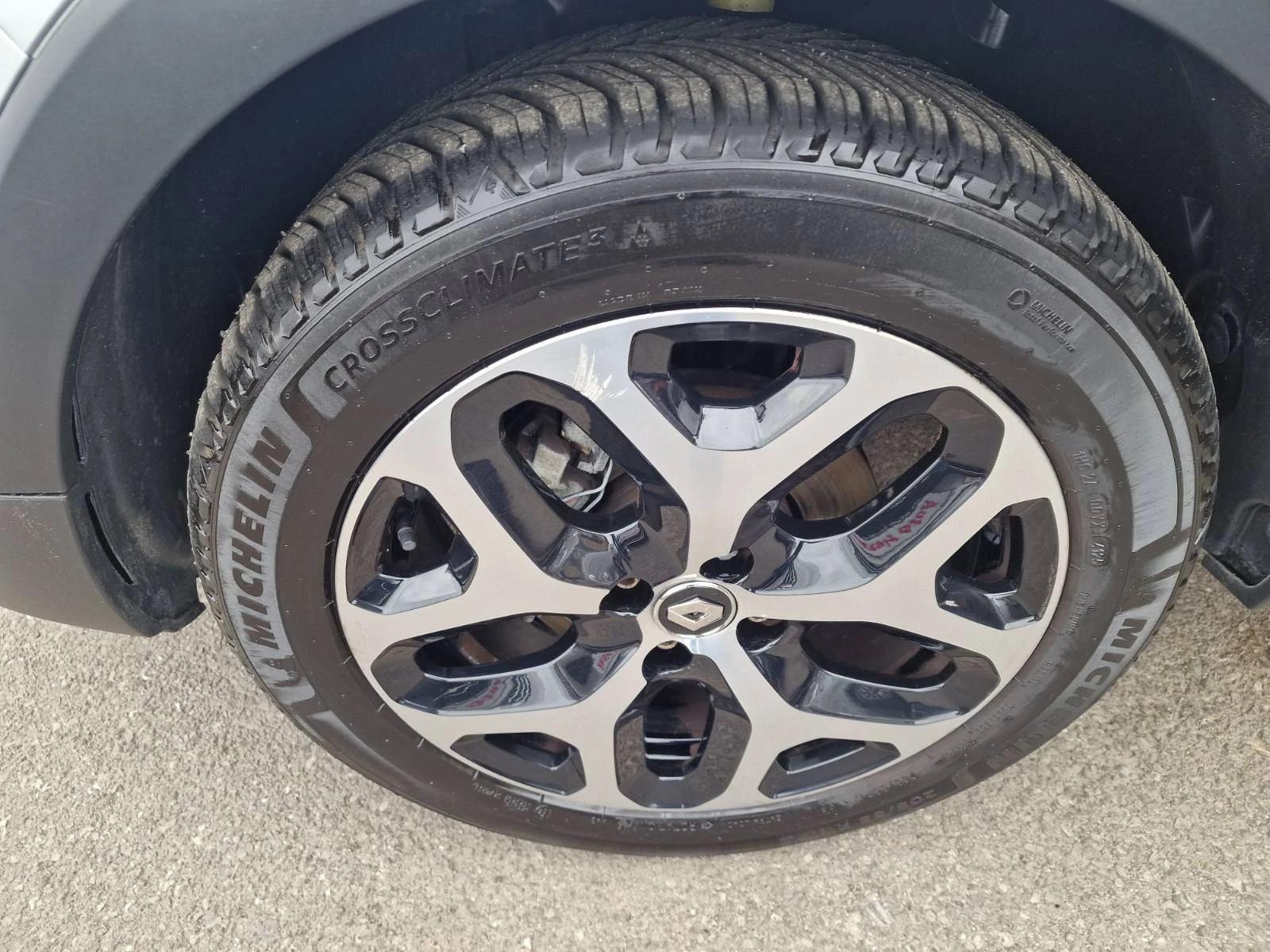 Renault Captur 1.3Tce-LED PURE VISION-NAVI-CAMERA, снимка 15 - Автомобили и джипове - 53918709