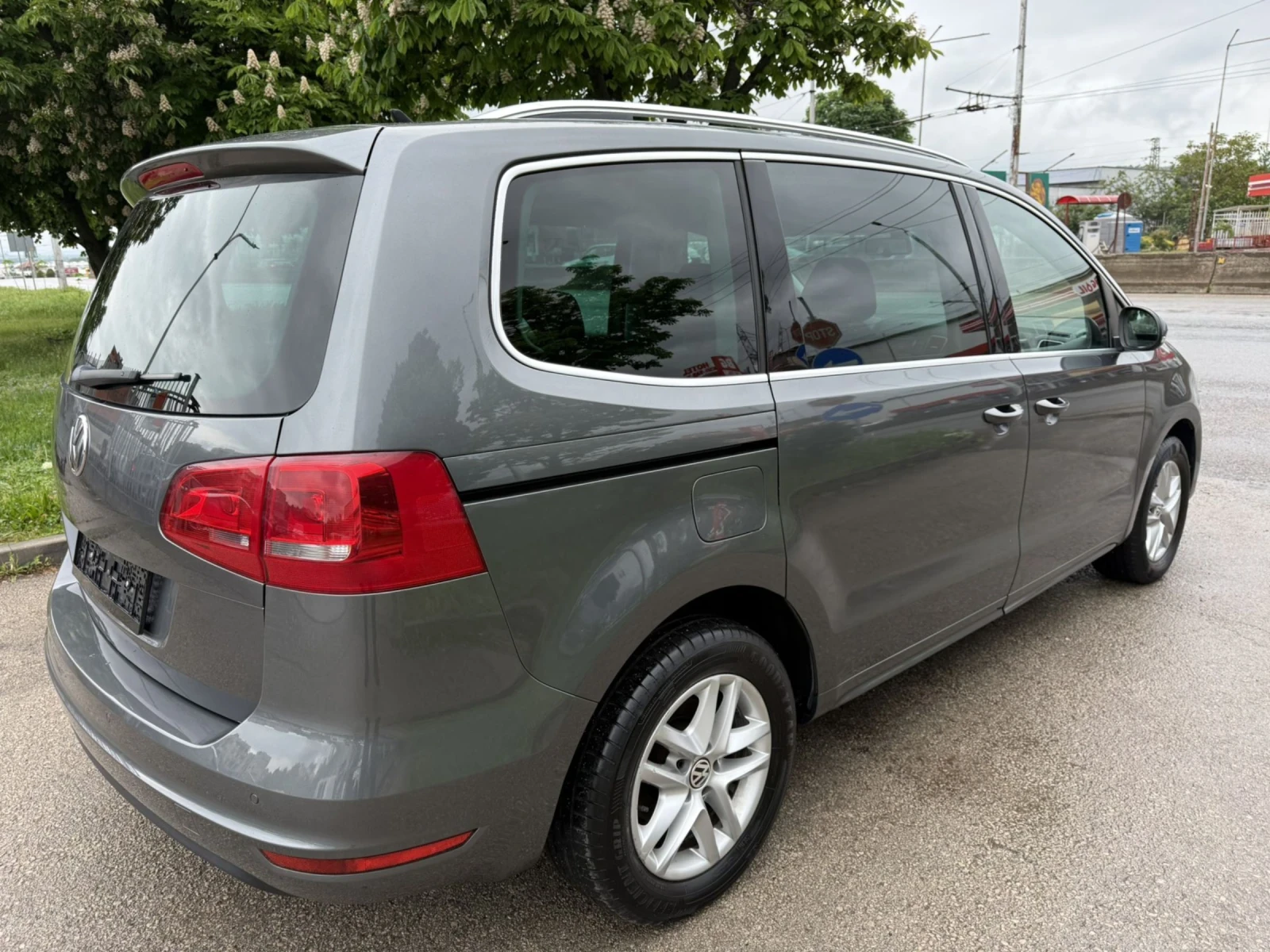 VW Sharan 2.0TDi 140Hp, снимка 5 - Автомобили и джипове - 54483749