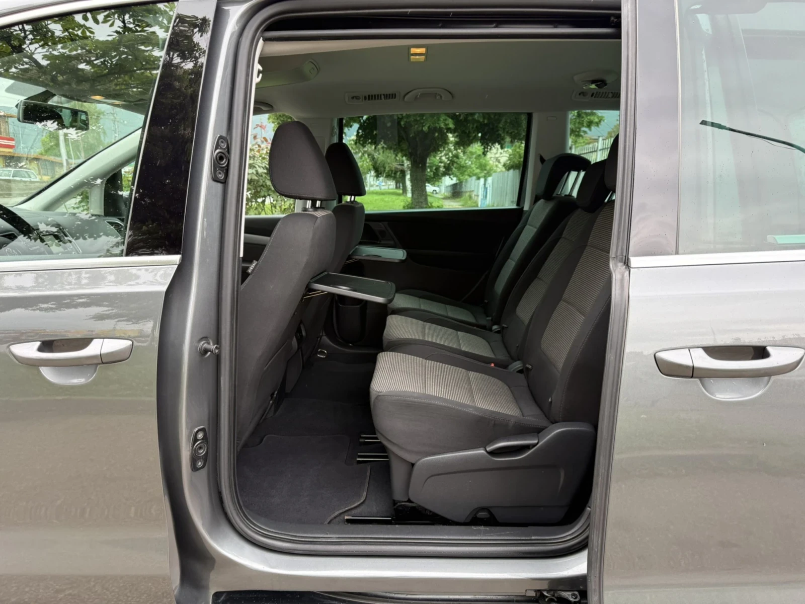 VW Sharan 2.0TDi 140Hp, снимка 12 - Автомобили и джипове - 54483749