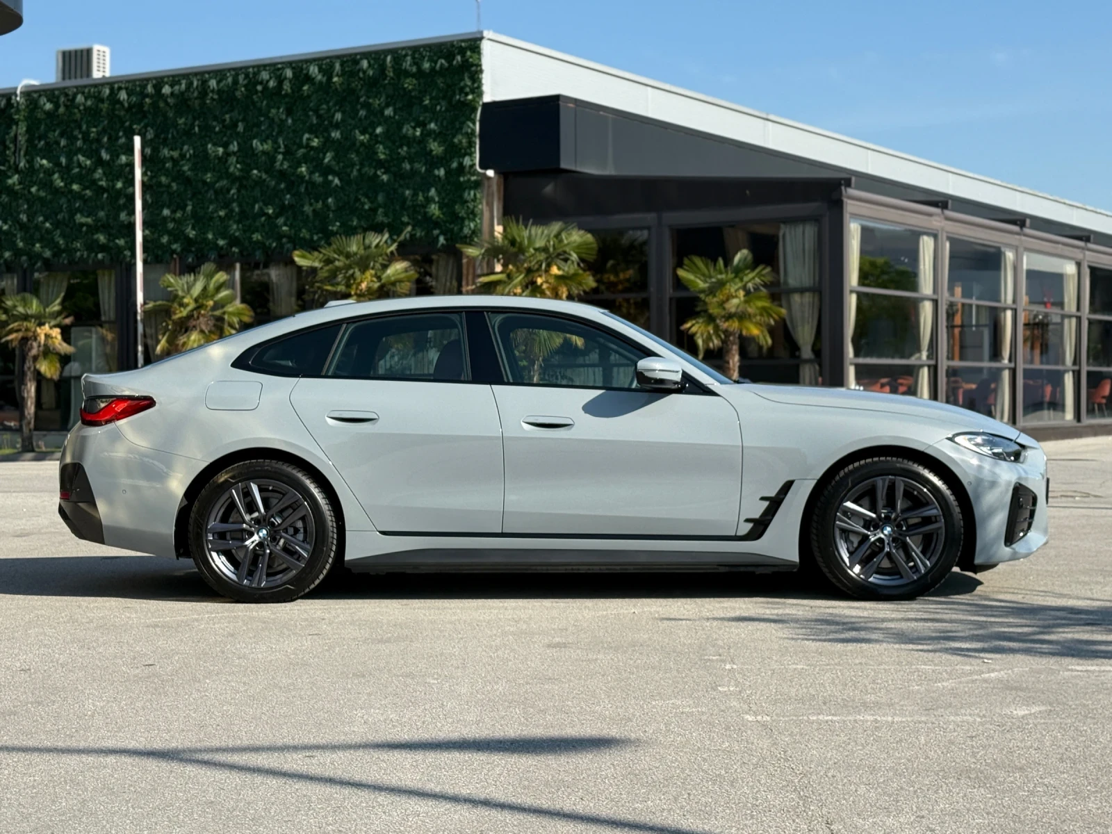 BMW i4 X-DRIVE40 M-Sport 84kWh 400PS, снимка 4 - Автомобили и джипове - 54503447