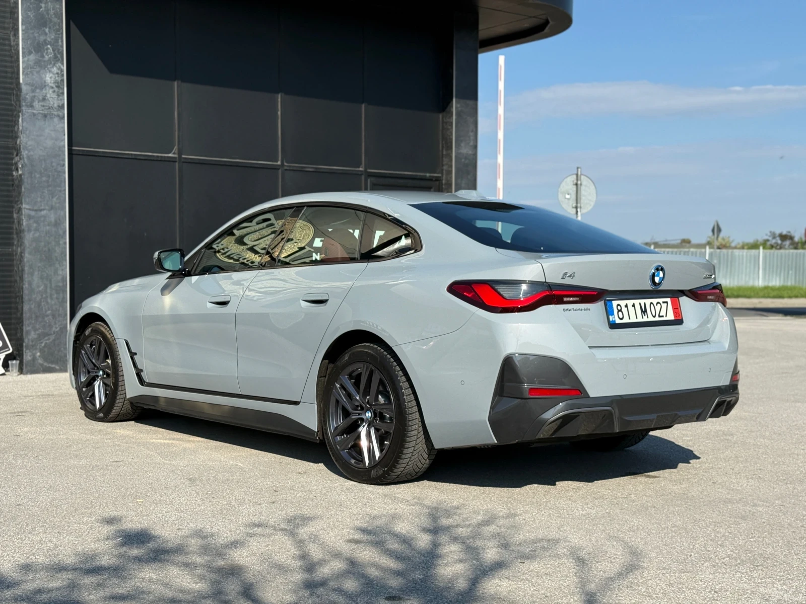 BMW i4 X-DRIVE40 M-Sport 84kWh 400PS, снимка 6 - Автомобили и джипове - 54503447