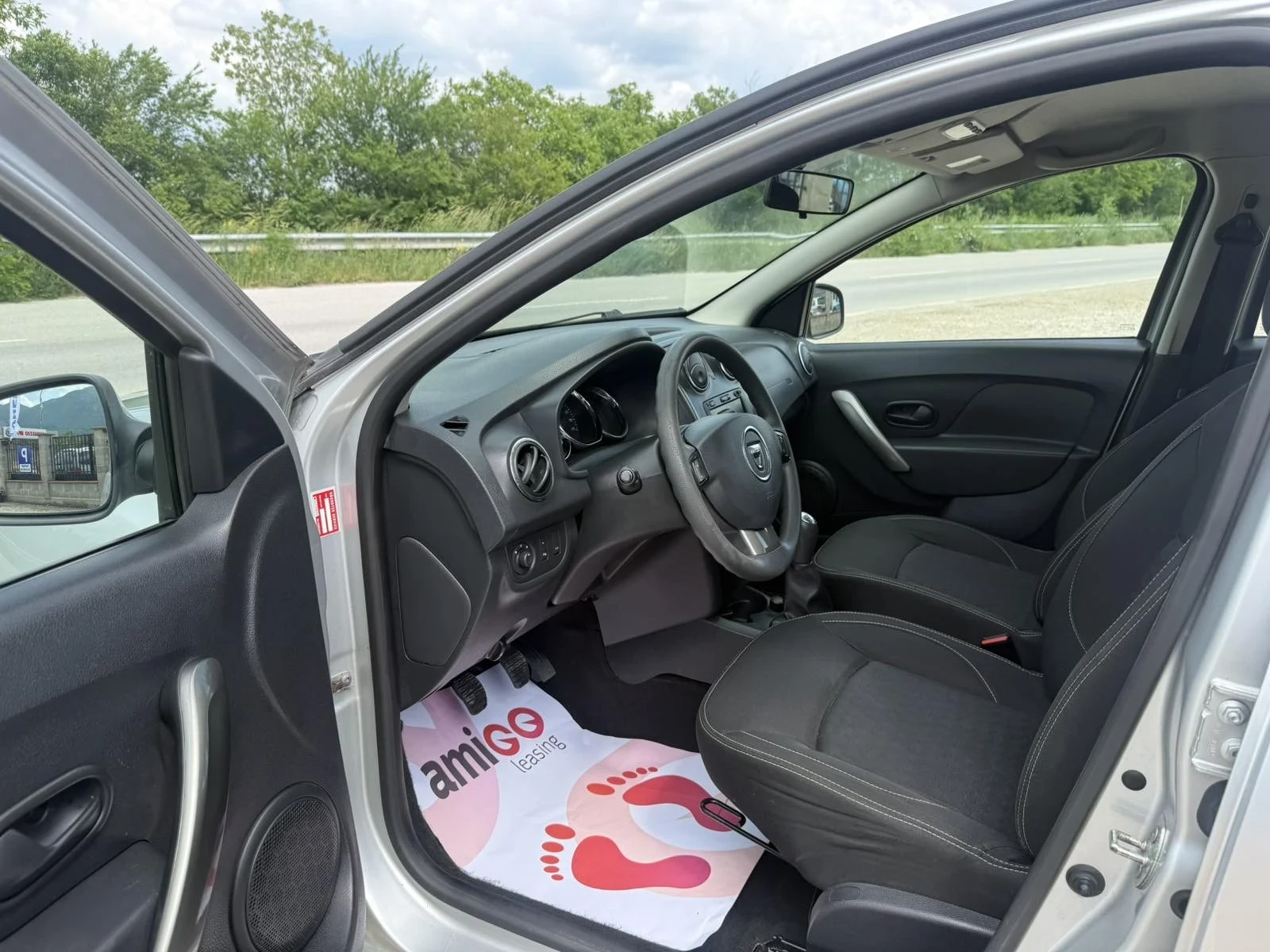 Dacia Sandero 1.5 DCI ЕВРО 5 В КАТО НОВА, снимка 9 - Автомобили и джипове - 54635081