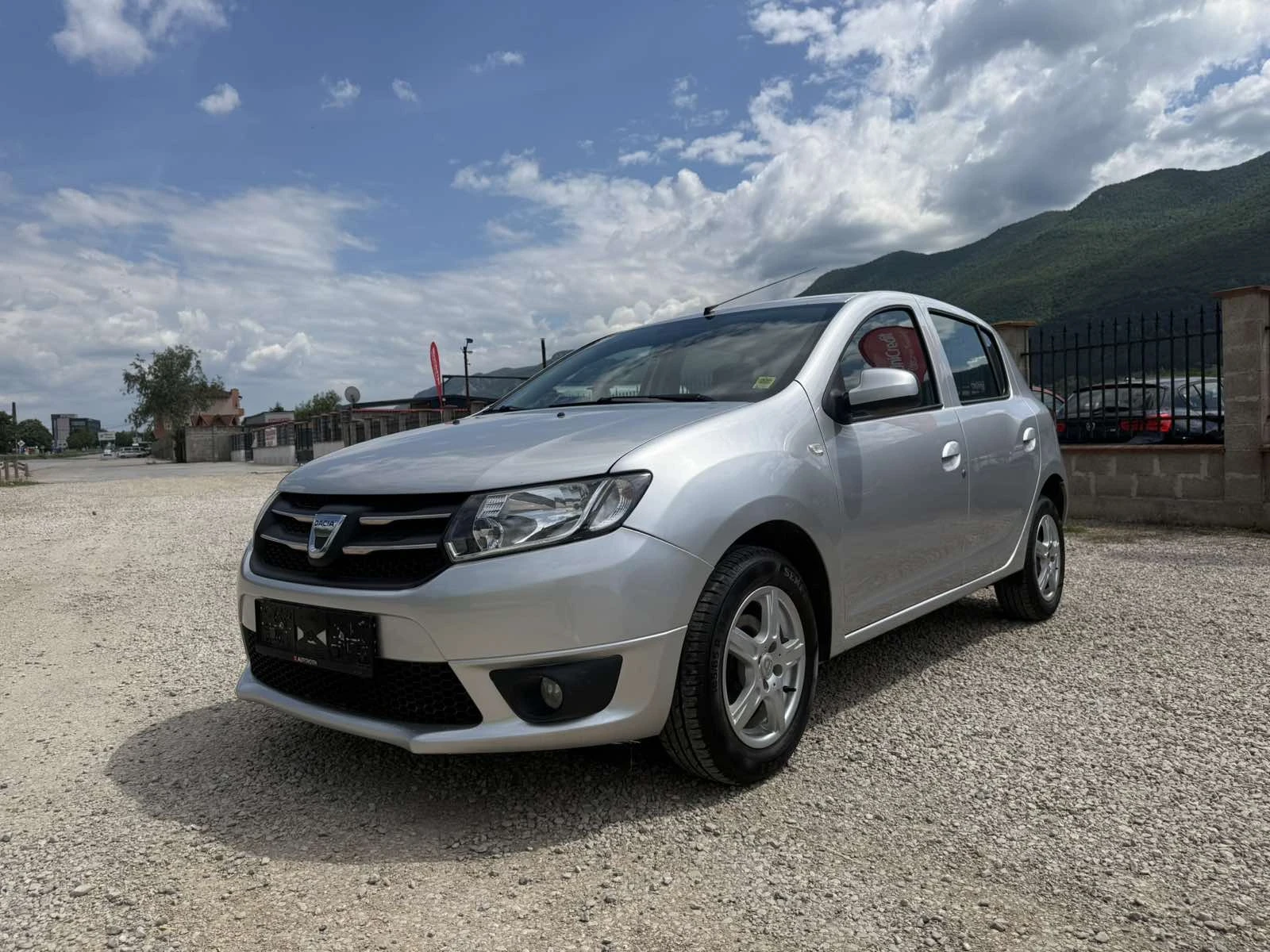 Dacia Sandero 1.5 DCI ЕВРО 5 В КАТО НОВА, снимка 3 - Автомобили и джипове - 54635081