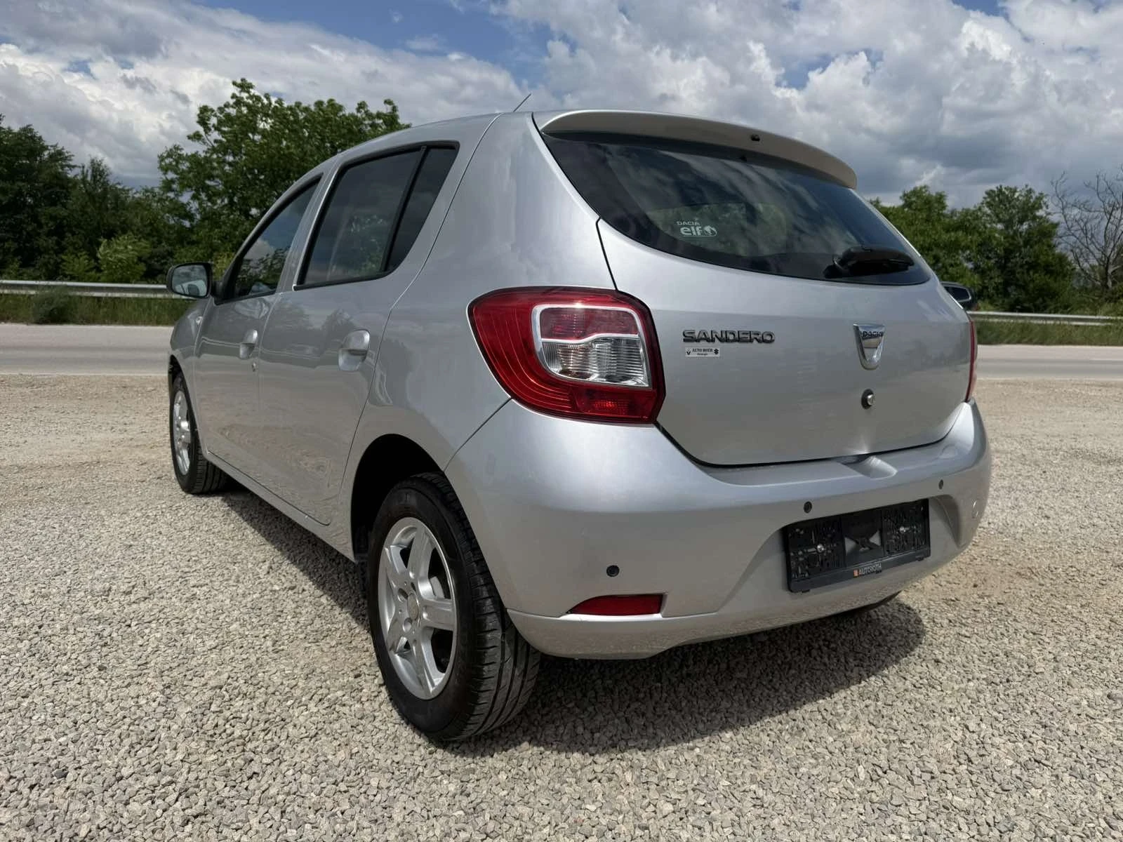 Dacia Sandero 1.5 DCI ЕВРО 5 В КАТО НОВА, снимка 8 - Автомобили и джипове - 54635081