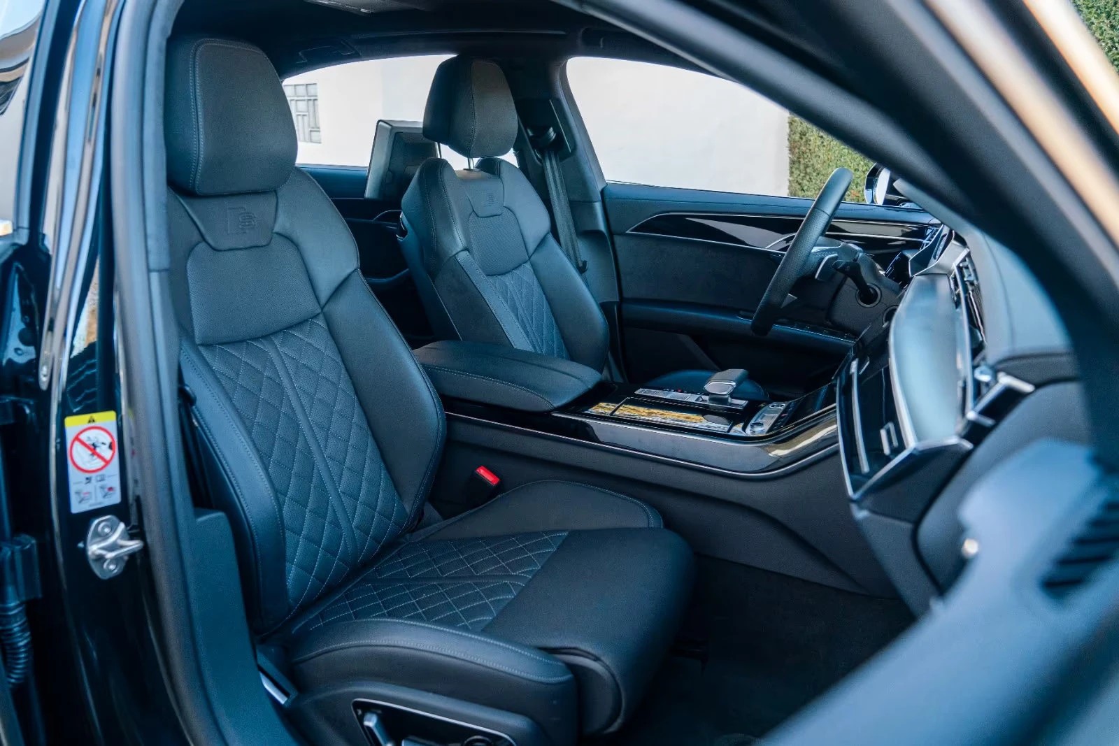 Audi A8 50/286HP/LONG/21/SLINE/TV/HUD/360/PANO/MASS/456z, снимка 12 - Автомобили и джипове - 54753206
