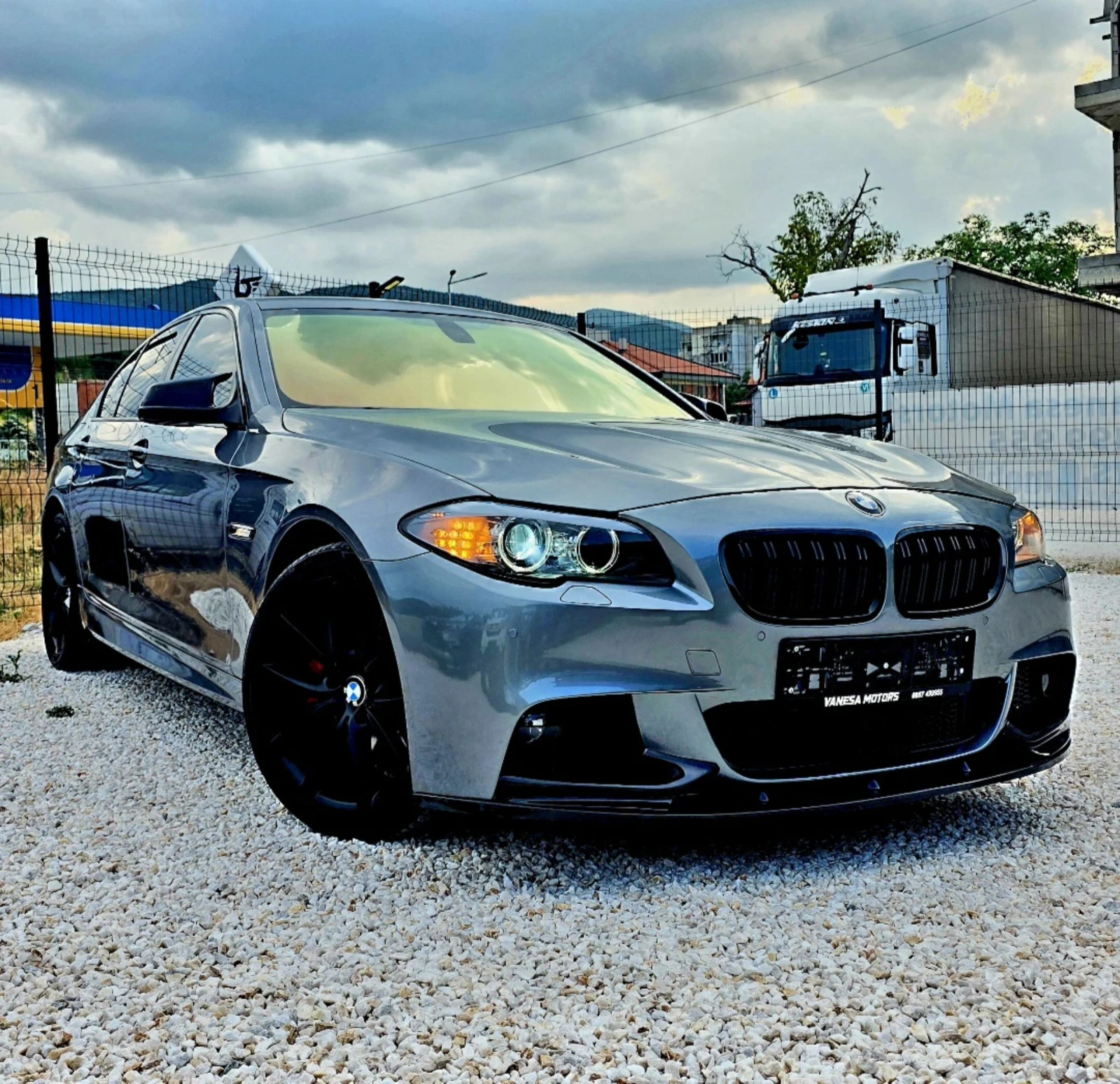 BMW 530 FULL SERVICE M-PAKET Sadow-Lein , снимка 3 - Автомобили и джипове - 55149470