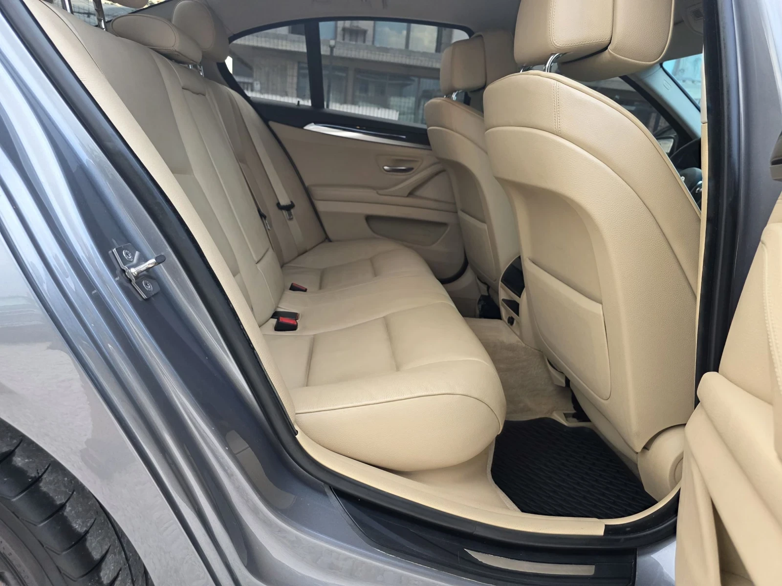 BMW 530 FULL SERVICE M-PAKET Sadow-Lein , снимка 15 - Автомобили и джипове - 55149470