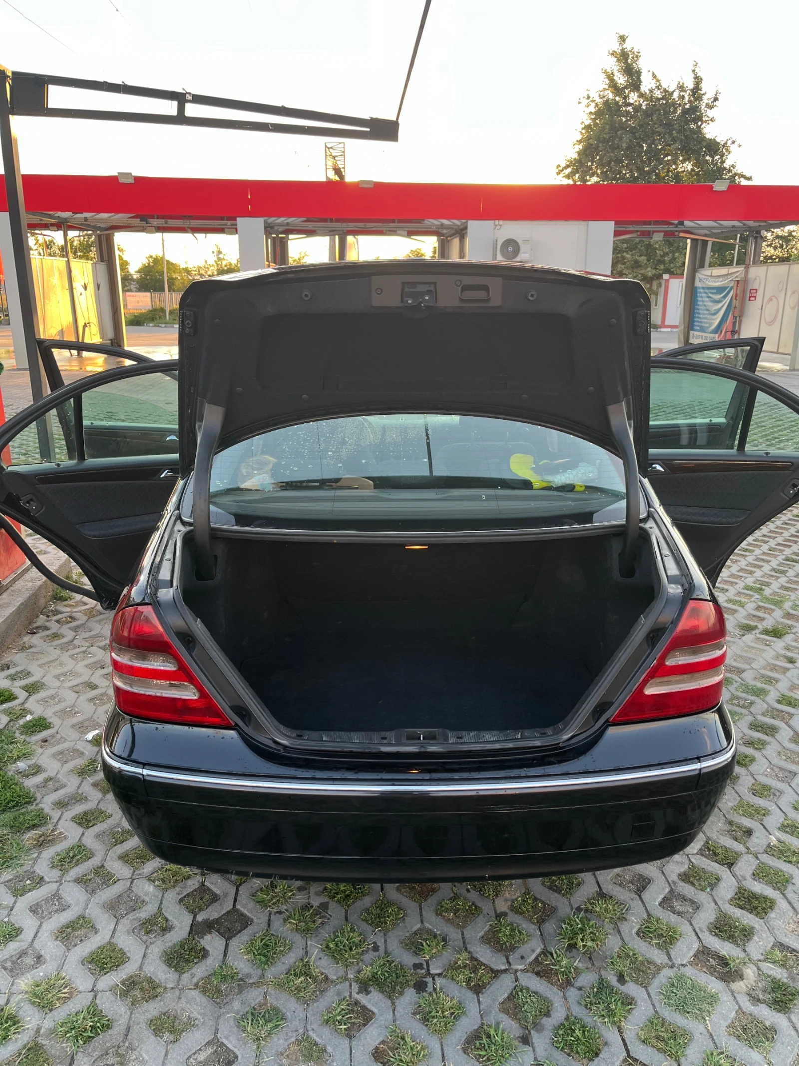 Mercedes-Benz C 220, снимка 11 - Автомобили и джипове - 55157264
