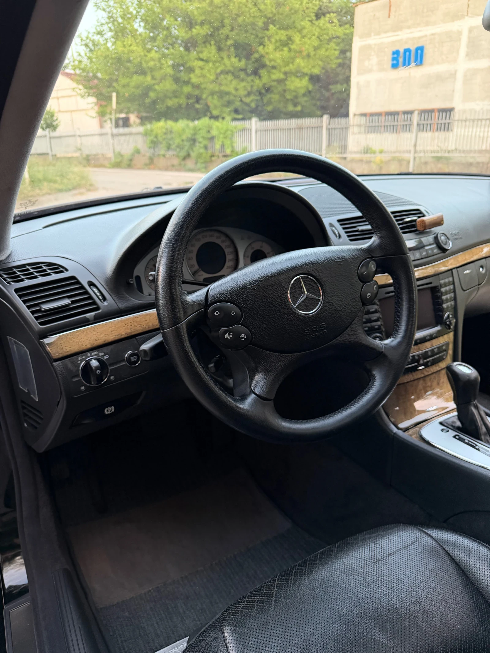 Mercedes-Benz E 320 AMG style paket, снимка 14 - Автомобили и джипове - 55158123