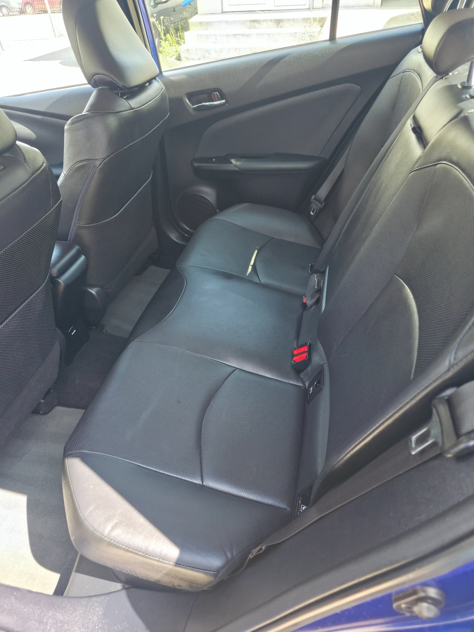 Toyota Prius 1.8 Hybride, снимка 12 - Автомобили и джипове - 55274499
