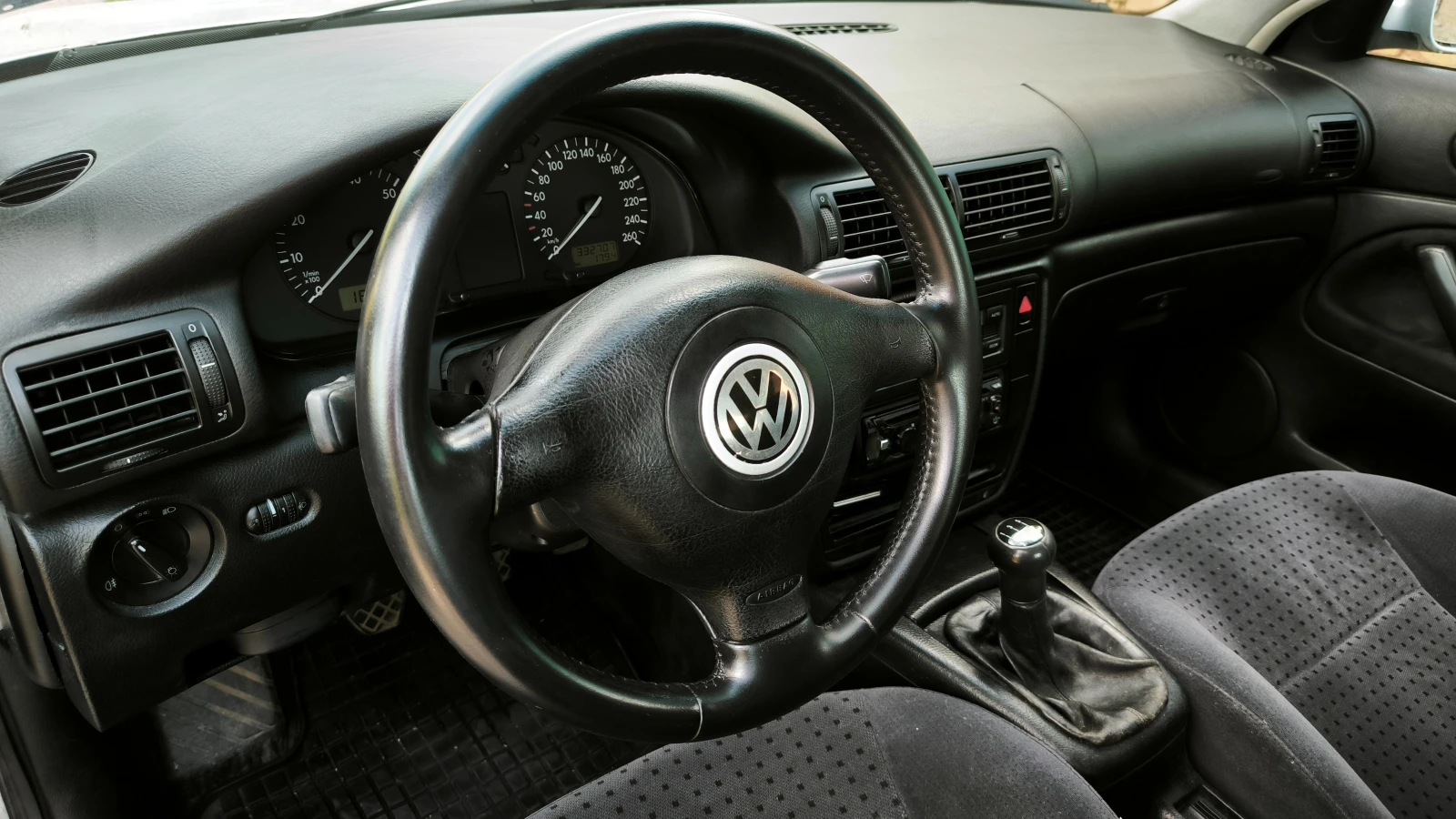 VW Passat B5 1.8 / Бензин - Газ, снимка 7 - Автомобили и джипове - 55624402