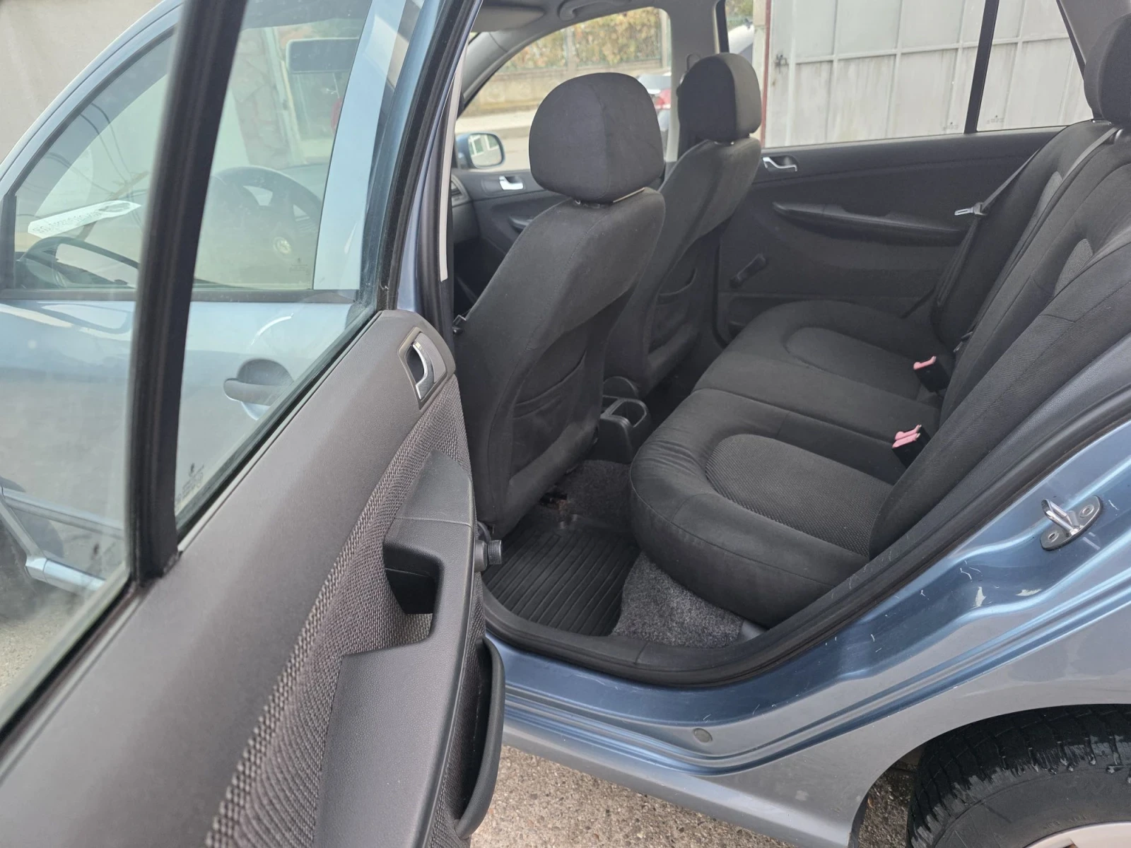 Skoda Fabia, снимка 4 - Автомобили и джипове - 56437211