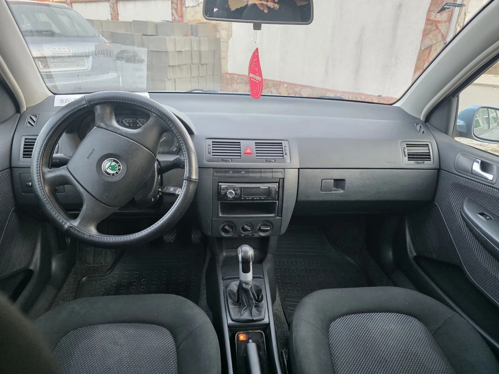 Skoda Fabia, снимка 2 - Автомобили и джипове - 56437211
